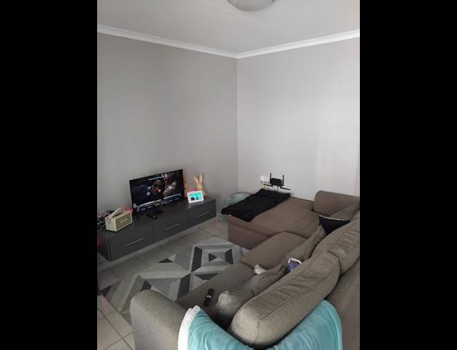 2 BEDROOM PROPERTY TO RENT IN DIE BULT